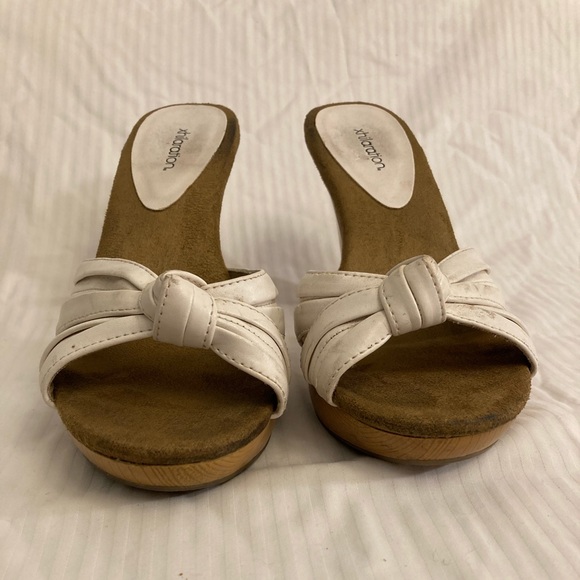 Xhilaration White And Brown Heels Size 6.5 - Picture 6 of 10
